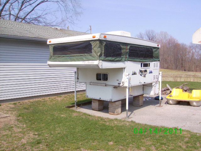 2006 Starcraft truck camper 001.jpg